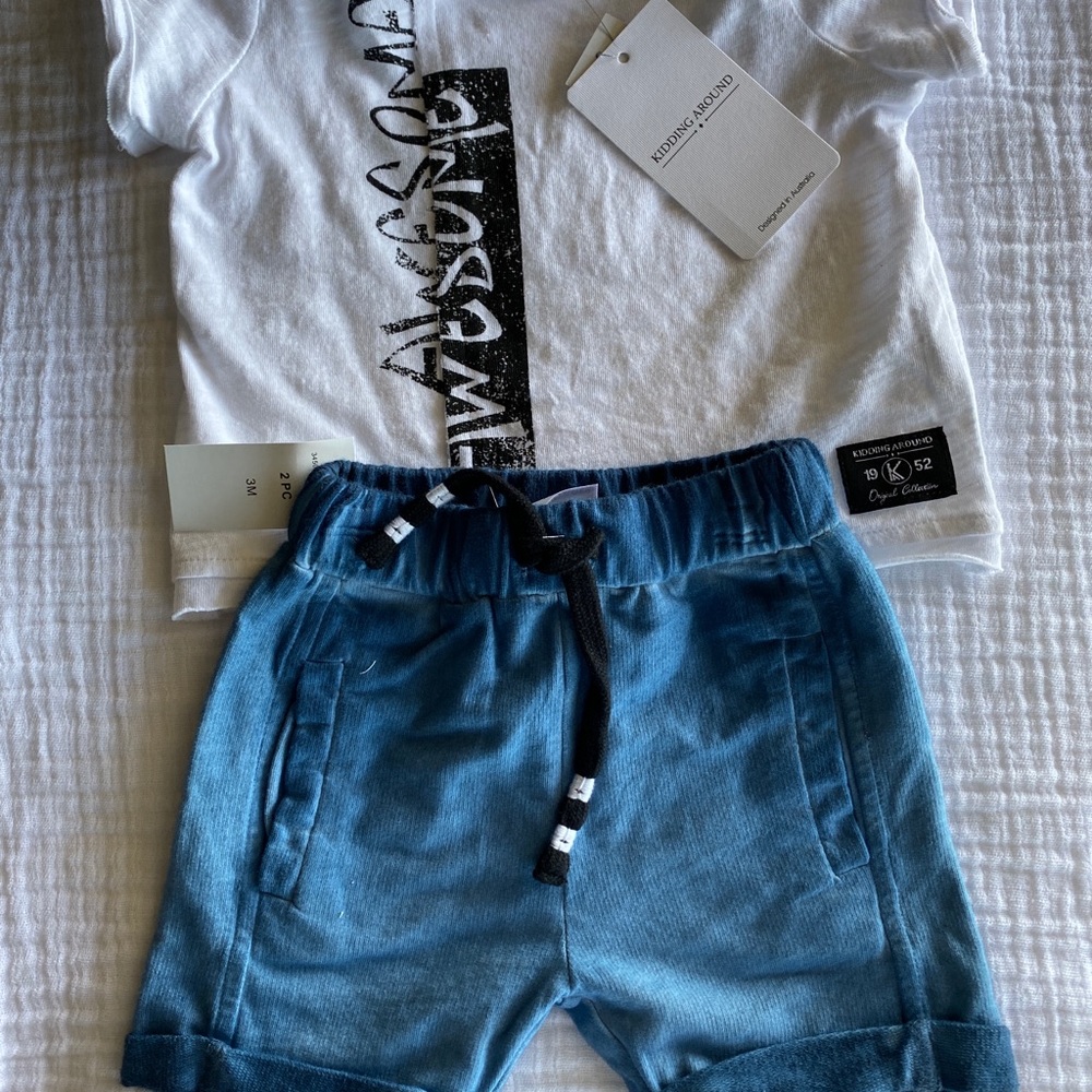 Kidding around 3-6 mo boys shorts set NWT